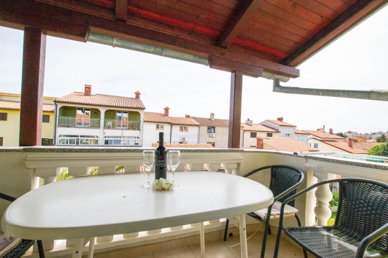 Cozy Apartment With Breakfast On Request 1 Pula Exterior photo