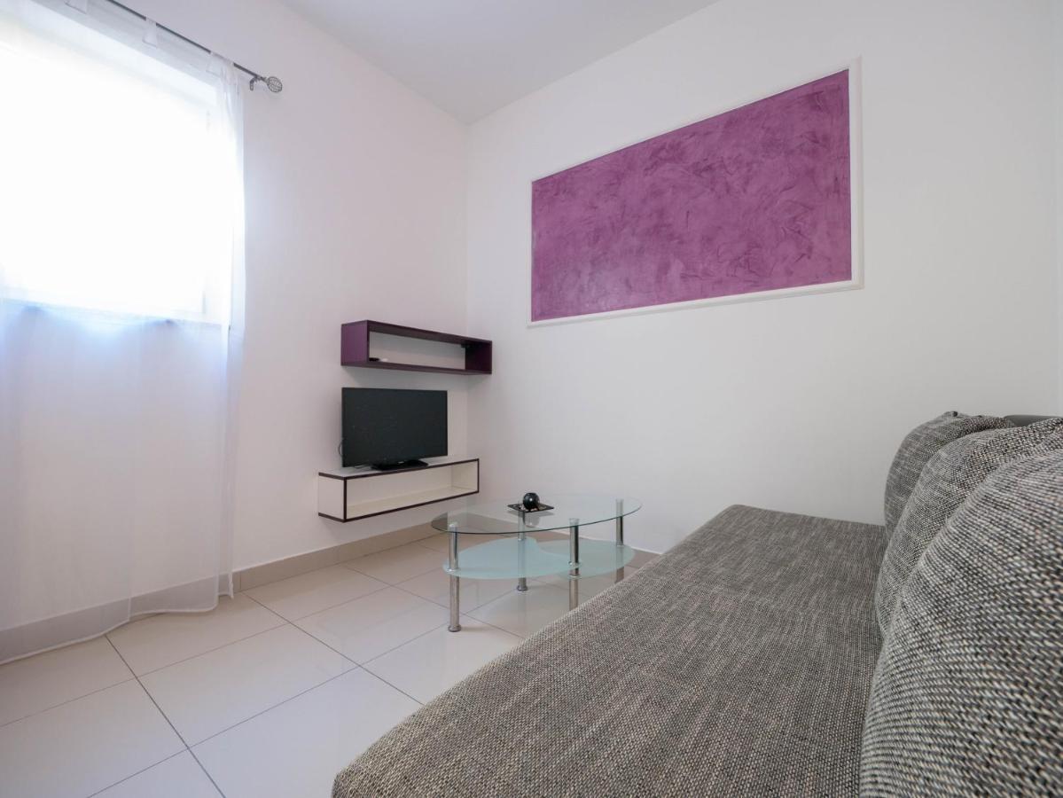 Cozy Apartment With Breakfast On Request 1 Pula Exterior photo