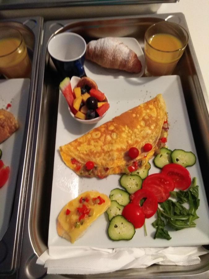 Cozy Apartment With Breakfast On Request 1 Pula Exterior photo